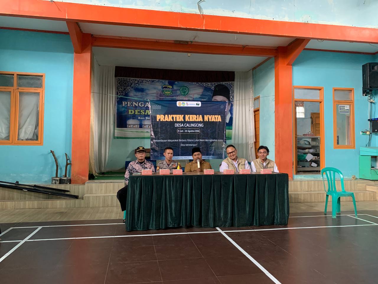 KEPALA DESA CALINGCING SAMBUT HANGAT MAHASISWA PKN STISIP TASIKMALAYA
